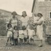 1929 יוכבד שולוב עם התינוק עמנואל קופר, לאה פישמן,אסתר ריכנשטיין, רחל ודינה קופר, דודה קריתי, אילנה חקלאי, פנינה ריכנשטיין